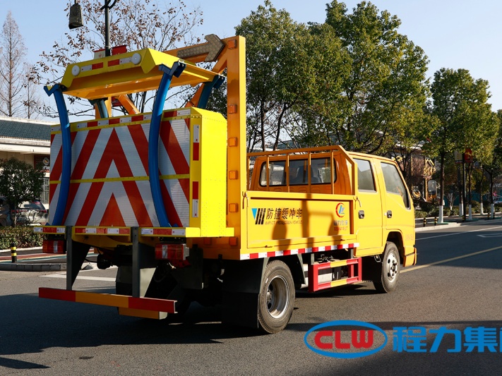 程力威牌江铃防撞缓冲车