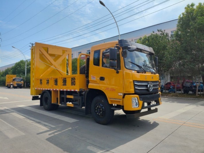 东风K6防撞缓冲车