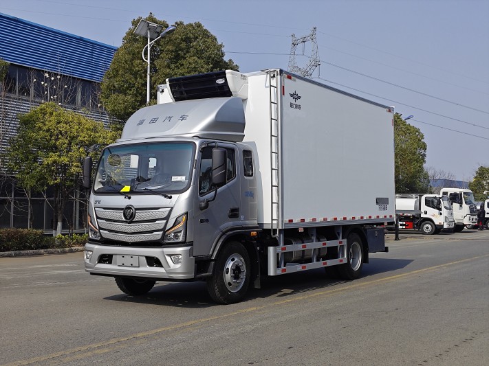 5.1米福田欧航A小黄牌220马力冷藏车
