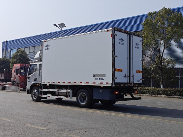 5.1米福田欧航A小黄牌220马力冷藏车