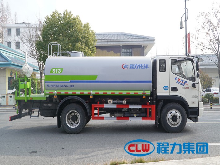 程力威牌13方福田领航ES5洒水车