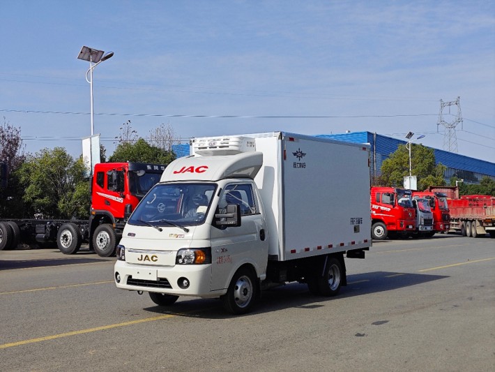 小型冷藏车