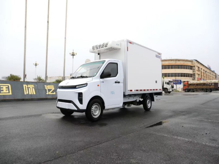 新能源3.1米吉利F1E纯电动冷藏车51度