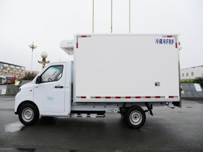 新能源3.1米吉利F1E纯电动冷藏车51度