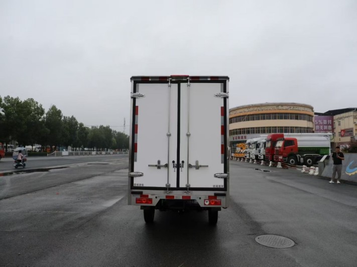 新能源3.1米吉利F1E纯电动冷藏车51度